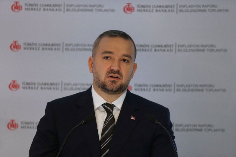 © Reuters. FILE PHOTO: Turkish Central Bank Governor Fatih Karahan speaks during a press conference in Ankara, Turkey February 8, 2024. REUTERS/Cagla Gurdogan/File Photo