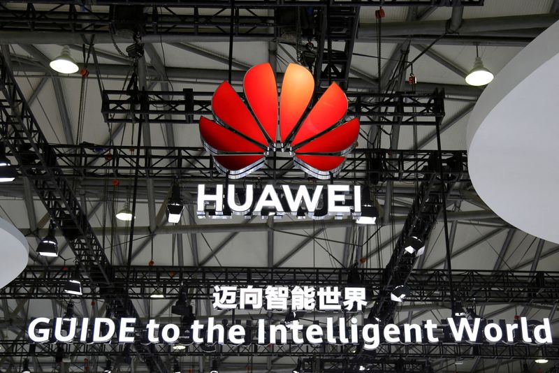 &copy; Reuters. FILE PHOTO: FILE PHOTO: The Huawei logo is seen at its booth during the Mobile World Congress in Shanghai, China June 28, 2023. REUTERS/Nicoco Chan/File Photo/File Photo