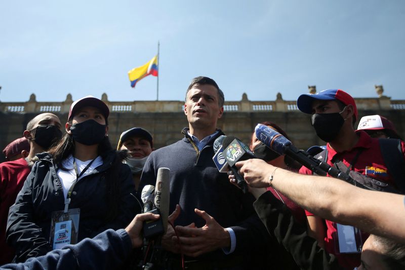 © Reuters. FILE PHOTO: Venezuelan opposition politician Leopoldo Lopez speaks to the media after participating in a popular consultation launched by opposition leader Juan Guaido to decline Venezuela's December 6 parliamentary election, in Bogota, Colombia December 12, 2020. REUTERS/Luisa Gonzalez/File Photo