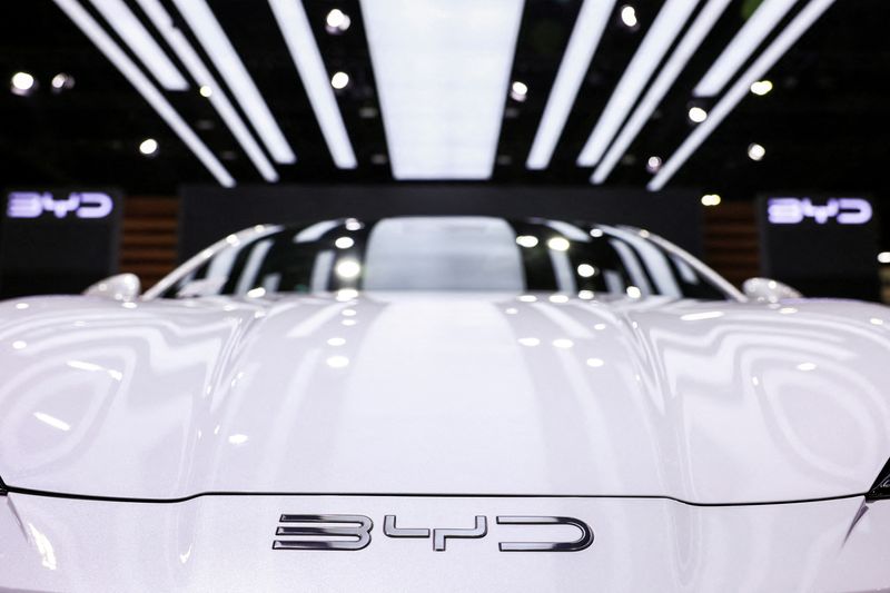 &copy; Reuters. FILE PHOTO: The BYD logos are displayed at the 45th Bangkok International Motor Show in Bangkok, Thailand, March 25, 2024. REUTERS/Chalinee Thirasupa/File Photo