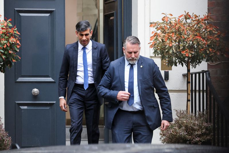 &copy; Reuters. Outgoing British Prime Minister Rishi Sunak leaves the Conservative Campaign Headquarters, following the results of the general election, in London, Britain, July 5, 2024. REUTERS/Belinda Jiao