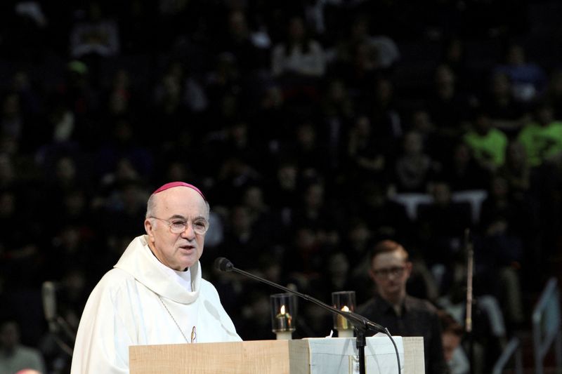 &copy; Reuters. Arcebispo Carlo Maria Vigano em Washingtonn 22/1/2015   REUTERS/Gregory A. Shemitz