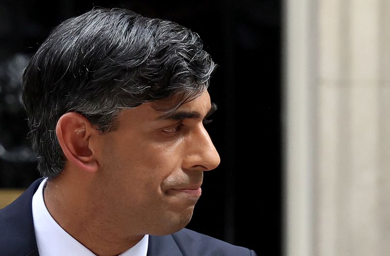 © Reuters. Outgoing British Prime Minister Rishi Sunak delivers a speech at Number 10 Downing Street, following the results of the elections, in London, Britain, July 5, 2024. REUTERS/Phil Noble