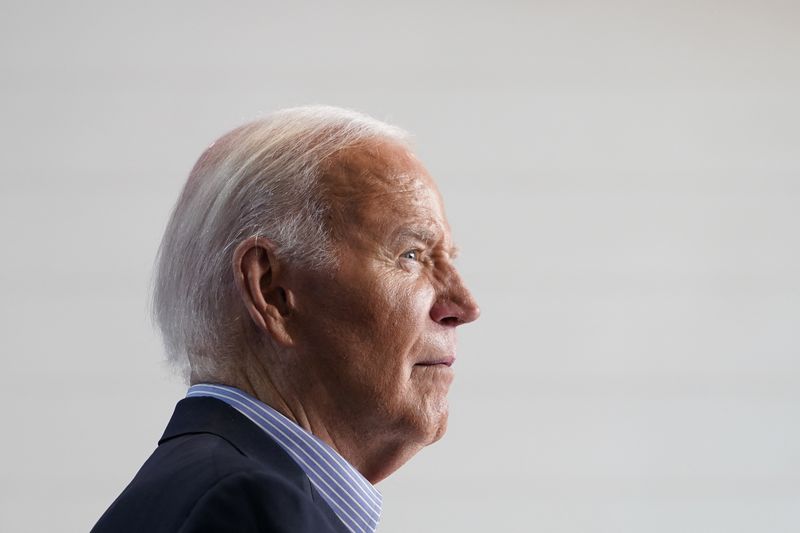 © Reuters. FILE PHOTO: U.S. President Joe Biden attends a campaign event at Sherman Middle School, in Madison, Wisconsin, U.S. July 5, 2024. REUTERS/Nathan Howard/ File Photo