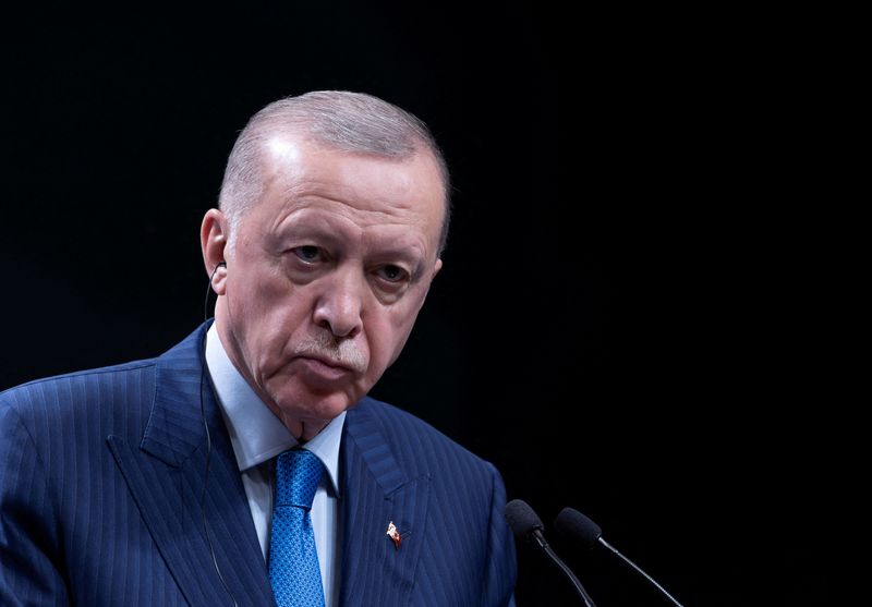 © Reuters. FILE PHOTO: Turkey's President Tayyip Erdogan speaks during a press conference with Greek Prime Minister Kyriakos Mitsotakis (not seen) at the Presidential Palace in Ankara, Turkey, May 13, 2024. REUTERS/Umit Bektas/File Photo