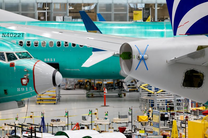 © Reuters. FILE PHOTO: Boeing 737 MAX aircraft are assembled at the company’s plant in Renton, Washington, U.S. June 25, 2024. Jennifer Buchanan/Pool via REUTERS/File Photo