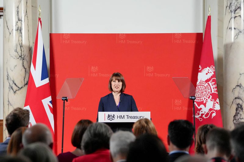 © Reuters. Chancellor of the Exchequer Rachel Reeves giving a speech at the Treasury in London, Britain, to an audience of leading business figures and senior stakeholders, announcing the first steps the new Government will be taking to deliver economic growth. Picture date: Monday, July 8, 2024. Jonathan Brady/Pool via REUTERS