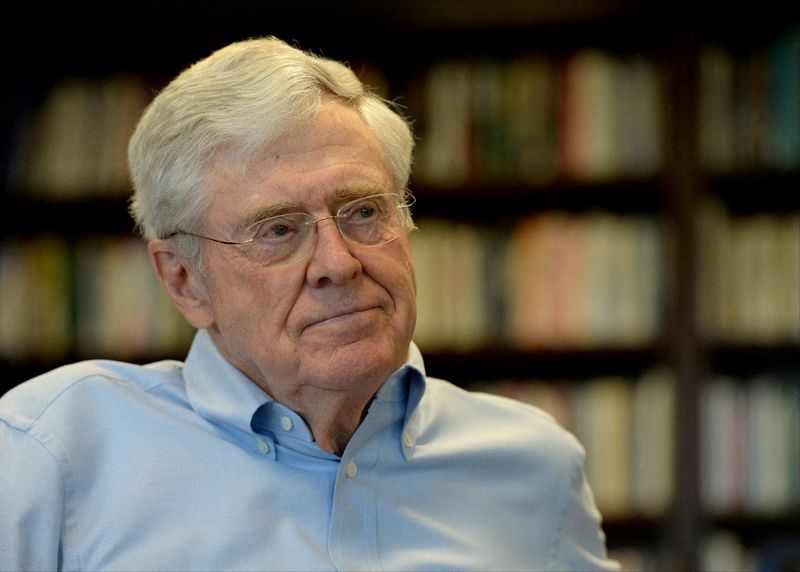 &copy; Reuters. FILE PHOTO: Billionaire Charles Koch poses for a portrait in Wichita, Kansas, U.S., April 21, 2015. Robert Deutsch/USA TODAY NETWORK via REUTERS/File Photo