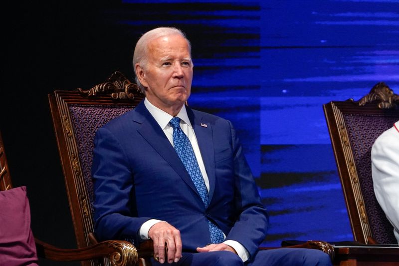 &copy; Reuters. FILE PHOTO: U.S. President Joe Biden attends a church service at Mt Airy Church of God In Christ in Philadelphia, Pennsylvania, U.S., July 7, 2024. REUTERS/Nathan Howard/File Photo