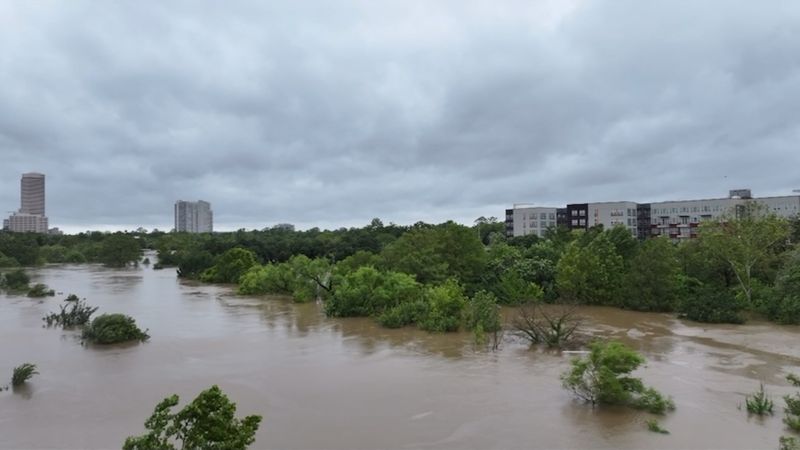 La tormenta Beryl mata a tres personas y deja sin electricidad a 2,7 millones de personas en Texas Reuters Por Reuters