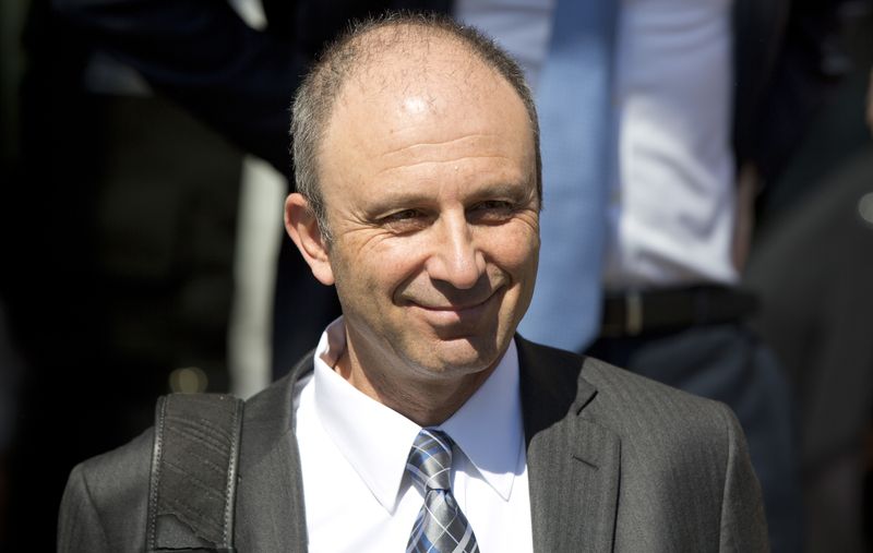 &copy; Reuters. FILE PHOTO: Pfizer worldwide research and development president Mikael Dolsten leaves after appearing at a commons science committee hearing at Portcullis House in London May 14, 2014. REUTERS/Neil Hall/File Photo