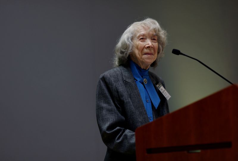 © Reuters. FILE PHOTO: U.S. Circuit Judge Pauline Newman of the U.S. Court of Appeals for the Federal Circuit delivers remarks at a reception honoring her life and work at George Mason University during their annual Center for Intellectual Property x Innovation Policy conference in Arlington, Virginia, U.S., October 12, 2023. REUTERS/Leah Millis/File Photo