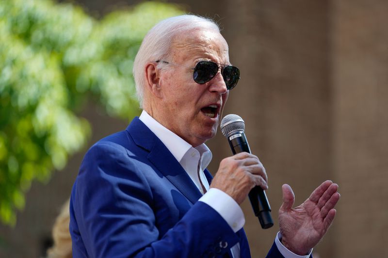 &copy; Reuters. FILE PHOTO: U.S. President Joe Biden delivers remarks at a campaign event in Harrisburg, Pennsylvania, U.S., July 7, 2024. REUTERS/Nathan Howard/File Photo