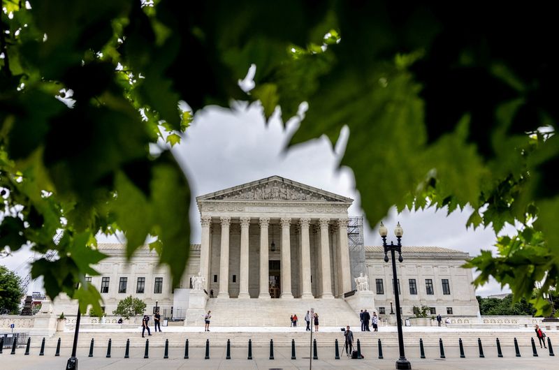 &copy; Reuters. FILE PHOTO: The U.S. Supreme Court building is seen in Washington, U.S., May 20, 2024. REUTERS/Evelyn Hockstein/File Photo