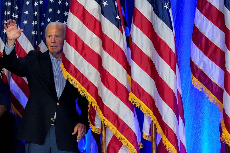 © Reuters. FILE PHOTO: U.S. President Joe Biden attends a campaign event at Sherman Middle School, in Madison, Wisconsin, U.S. July 5, 2024. REUTERS/Nathan Howard/File Photo