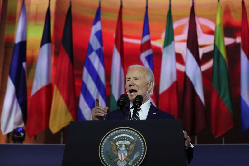 © Reuters. U.S. President Joe Biden delivers remarks at a NATO event to commemorate the 75th anniversary of the alliance, in Washington, U.S., July 9, 2024. REUTERS/Leah Millis