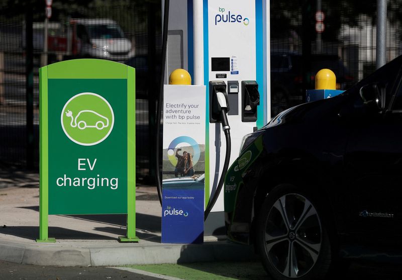 &copy; Reuters. FILE PHOTO: A BP Pulse electric vehicle charging point is seen in London, Britain, July 16, 2021. Picture taken July 16, 2021.  REUTERS/Peter Nicholls/File Photo