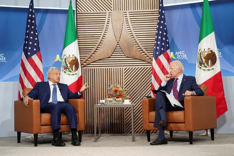 &copy; Reuters. FILE PHOTO: U.S. President Joe Biden meets with Mexican President Andres Manuel Lopez Obrador on the sidelines of the Asia-Pacific Economic Cooperation (APEC) summit in San Francisco, California, U.S. November 17, 2023. REUTERS/Kevin Lamarque/File Photo