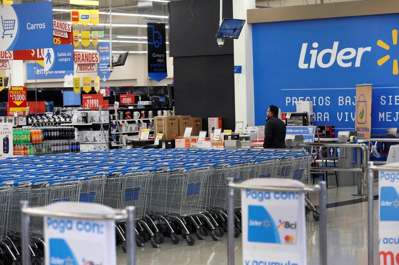 &copy; Reuters. FILE PHOTO: The supermarket Lider of the retailer Walmart is seen in Santiago, Chile, July 10, 2019. REUTERS/Rodrigo Garrido/File Photo