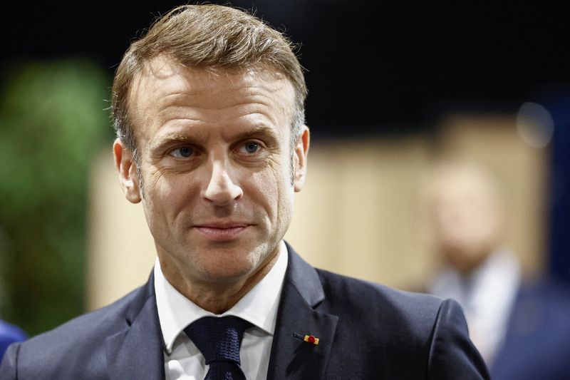 &copy; Reuters. Il presidente francese Emmanuel Macron vota durante il secondo turno delle elzioni parlamentari. 7 luglio 2024. MOHAMMED BADRA/Pool via REUTERS/File Photo