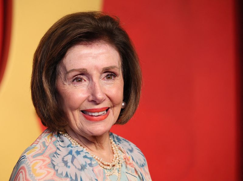 © Reuters. Nancy Pelosi arrives at the Vanity Fair Oscar party after the 96th Academy Awards, known as the Oscars, in Beverly Hills, California, U.S., March 10, 2024. REUTERS/Danny Moloshok/File Photo