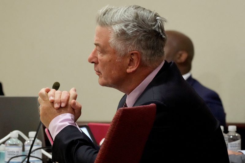 © Reuters. Actor Alec Baldwin listens during his hearing in Santa Fe County District Court, Wednesday, July 10, 2024, in Santa Fe, N.M. Baldwin is facing a single charge of involuntary manslaughter in the death of a cinematographer. Ross D. Franklin/Pool via REUTERS