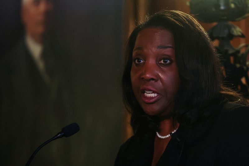 &copy; Reuters. FILE PHOTO: Federal Reserve Governor Lisa D. Cook speaks at the Economic Club of New York in New York City, U.S., June 25, 2024. REUTERS/Shannon Stapleton/File Photo