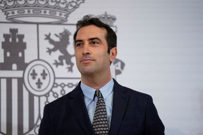 © Reuters. FILE PHOTO: Spain's new Minister for Economy, Trade and Companies, Carlos Cuerpo reacts during the exchange ceremony at the Economy Ministry in Madrid, Spain, December 29, 2023. REUTERS/Ana Beltran/File Photo