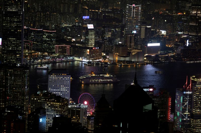 &copy; Reuters. FILE PHOTO: A general view of the city of Hong Kong from the Peak Tower, China October 22, 2019. REUTERS/Ammar Awad/File Photo