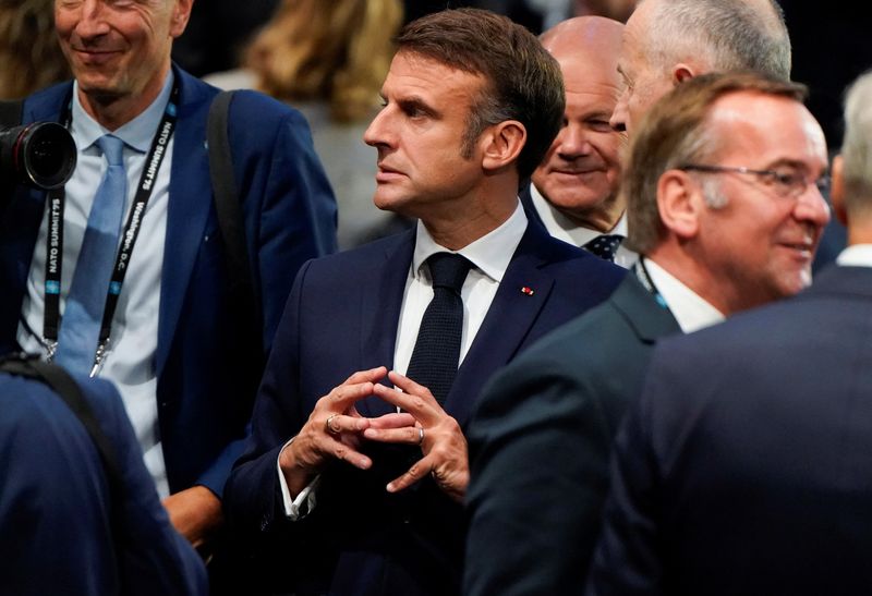 © Reuters. France's President Emmanuel Macron attends a meeting of the North Atlantic Council at the level of Heads of State and Government, Indo-Pacific and European Union during NATO's 75th anniversary summit in Washington, U.S., July 11, 2024. REUTERS/Elizabeth Frantz