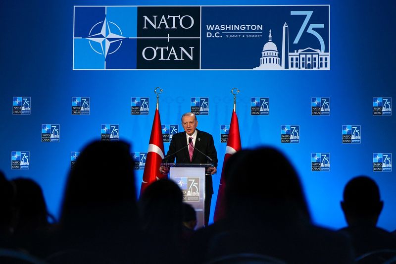 &copy; Reuters. Turkey's President Tayyip Erdogan speaks during a press briefing during NATO’s 75th anniversary summit in Washington, U.S., July 11, 2024. REUTERS/Elizabeth Frantz