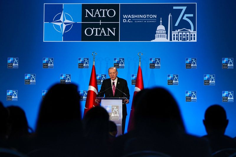 © Reuters. Turkey's President Tayyip Erdogan speaks during a press briefing during NATO’s 75th anniversary summit in Washington, U.S., July 11, 2024. REUTERS/Elizabeth Frantz