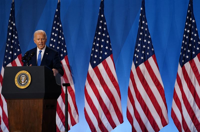 © Reuters. U.S. President Joe Biden holds a press conference during NATO's 75th anniversary summit, in Washington, U.S., July 11, 2024. REUTERS/Nathan Howard