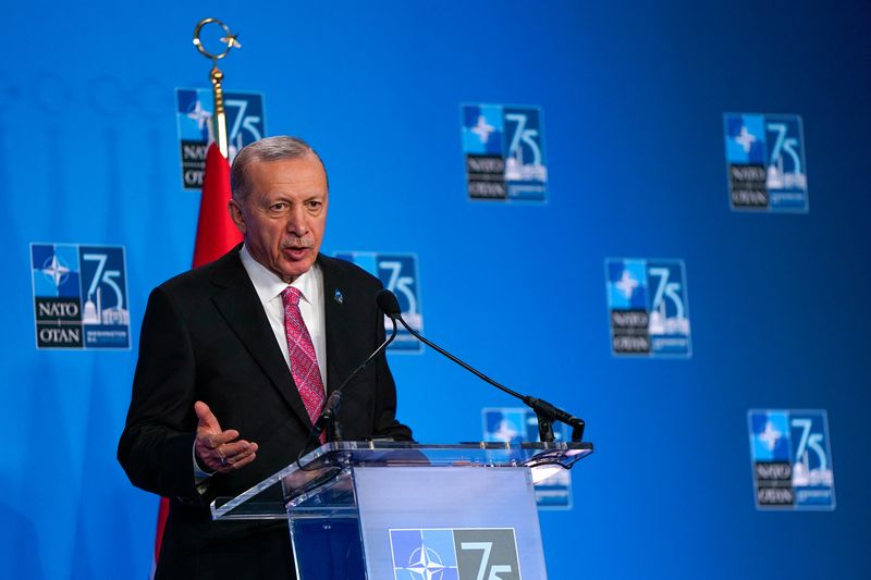 &copy; Reuters. O presidente da Turquia, Tayyip Erdogan, durante coletiva de imprensa por ocasião de reunião de cúpula  da Otan em Washington, EUAn11/04/2024nREUTERS/Elizabeth Frantz