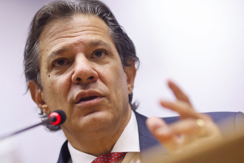 © Reuters. Ministro da Fazenda, Fernando Haddad, durante entrevista coletiva em Brasília
28/12/2023 REUTERS/Adriano Machado