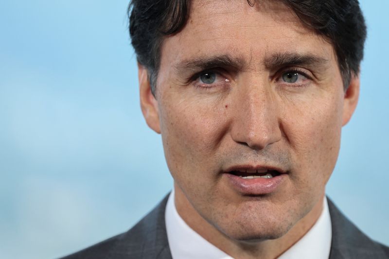 © Reuters. FILE PHOTO: Canada's Prime Minister Justin Trudeau speaks during the announcement on the planned Great Bear Sea PFP project, in Vancouver, British Columbia, Canada June 25, 2024. REUTERS/Chris Helgren/File Photo