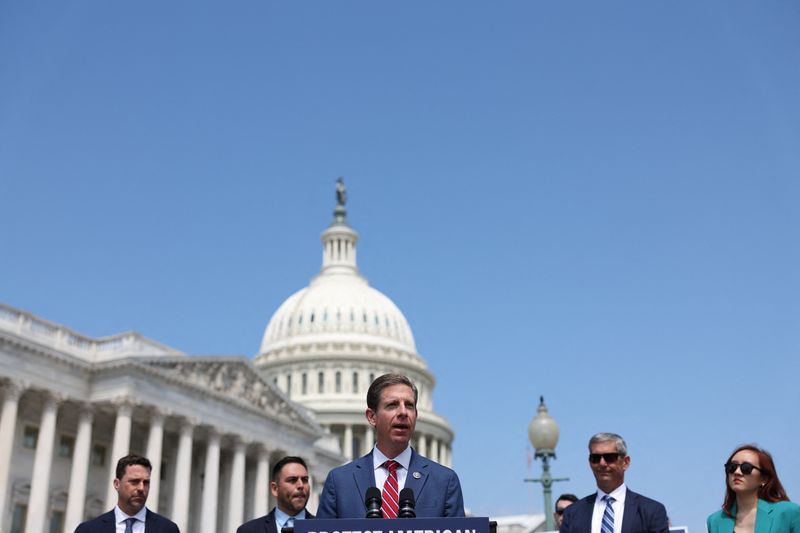 &copy; Reuters. FILE PHOTO: U.S. Rep. Mike Levin (D-CA) speaks during a news conference at House Triangle on Capitol Hill in Washington, U.S., April 26, 2023. REUTERS/Tom Brenner/File Photo