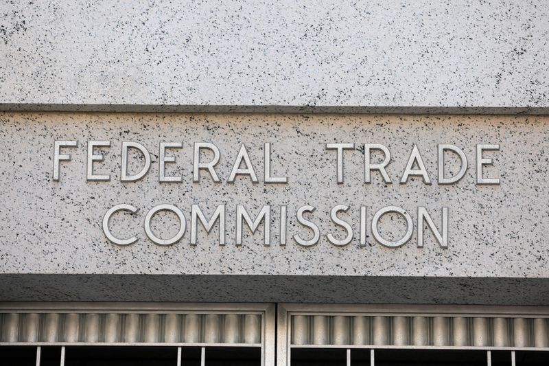 &copy; Reuters. FILE PHOTO: Signage is seen at the Federal Trade Commission headquarters in Washington, D.C., U.S., August 29, 2020. REUTERS/Andrew Kelly/File Photo