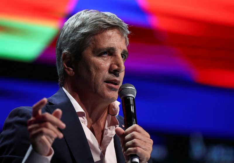 © Reuters. FILE PHOTO: Argentina's Economy Minister Luis Caputo gestures during a business meeting hosted by the American Chamber of Commerce (AmCham), in Buenos Aires, Argentina March 12, 2024. REUTERS/Agustin Marcarian/File Photo