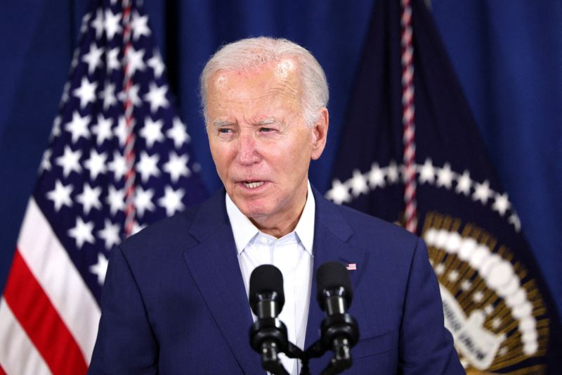 © Reuters. FILE PHOTO: U.S. President Joe Biden delivers remarks following the incident that occurred at a campaign rally for former U.S. President Donald Trump, in Rehoboth Beach, Delaware, U.S., July 13, 2024. REUTERS/Tom Brenner/File Photo