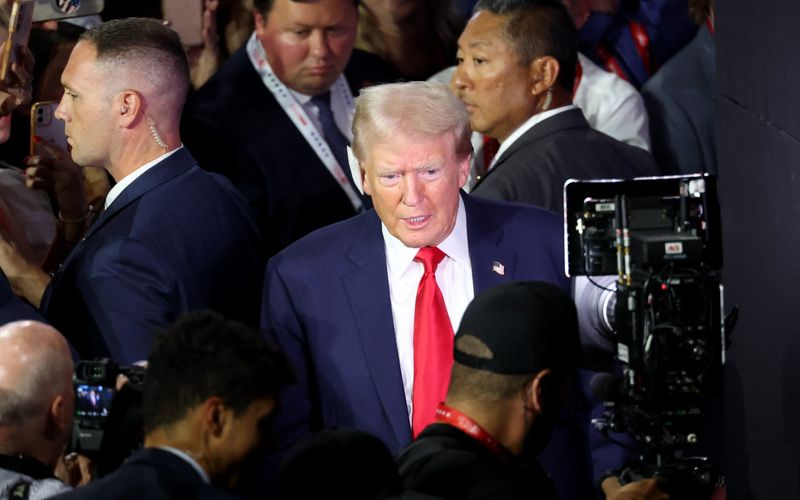 © Reuters. Republican presidential candidate and former President Donald Trump attends Day 1 of the Republican National Convention (RNC), at the Fiserv Forum in Milwaukee, Wisconsin, U.S., July 15, 2024. REUTERS/Mike Segar