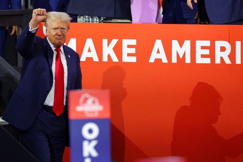 &copy; Reuters. Republican presidential nominee and former U.S. President Donald Trump raises his fist during Day 1 of the Republican National Convention (RNC) at the Fiserv Forum in Milwaukee, Wisconsin, U.S., July 15, 2024. REUTERS/Brian Snyder