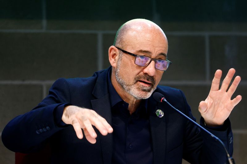 &copy; Reuters. FILE PHOTO: Italy's Minister for Ecological Transition Roberto Cingolani holds a news conference at the end of the pre-COP26 climate meeting in Milan, Italy, October 2, 2021. REUTERS/Guglielmo Mangiapane/File Photo