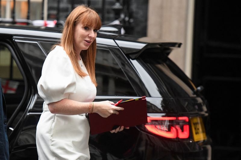 © Reuters. Britain's Deputy Prime Minister Angela Rayner walks outside Downing Street in London, Britain, July 9, 2024. REUTERS/Chris J. Ratcliffe/File Photo