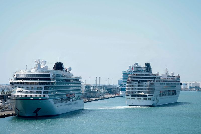 &copy; Reuters. FILE PHOTO: MSC Armonia cruise ship leaves Barcelona's Port, Spain April 4, 2024. REUTERS/Albert Gea/File Photo