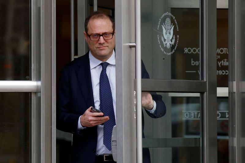 © Reuters. FILE PHOTO: Mark Nordlicht, Platinum Partners founding partner and chief investment officer, exits after a hearing at U.S. Federal Court in Brooklyn, New York, U.S.,  January 12, 2017.  REUTERS/Brendan McDermid/File Photo