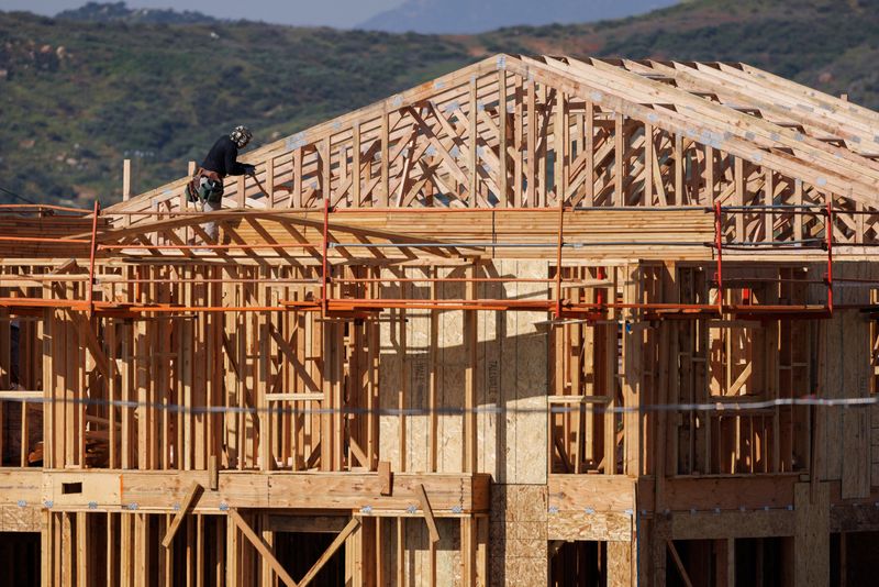 &copy; Reuters. Single-family residential homes are shown under construction in Menifee, California, U.S., March 28, 2024.  REUTERS/Mike Blake/File photo