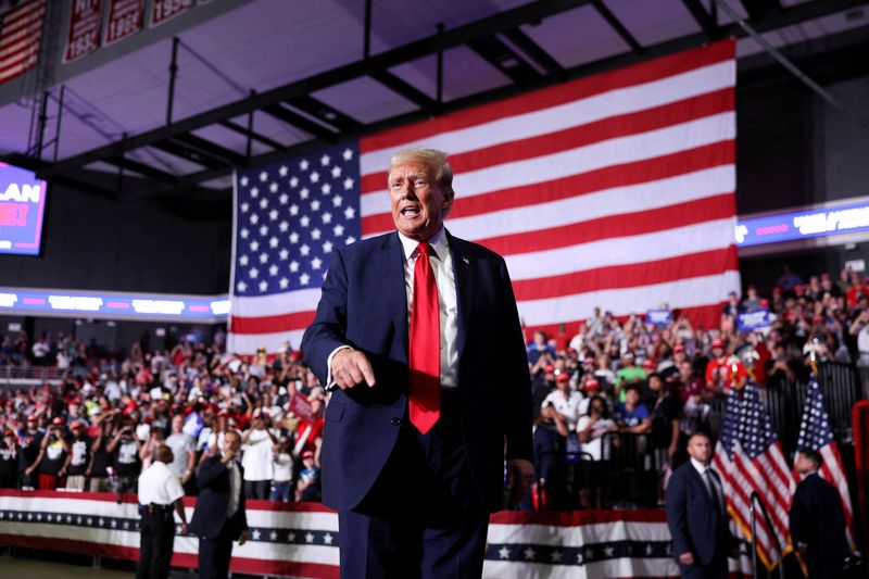 &copy; Reuters. FILE PHOTO: Former U.S. President and Republican presidential candidate Donald Trump attends a campaign event in Philadelphia, Pennsylvania, U.S., June 22, 2024. REUTERS/Tom Brenner/File Photo