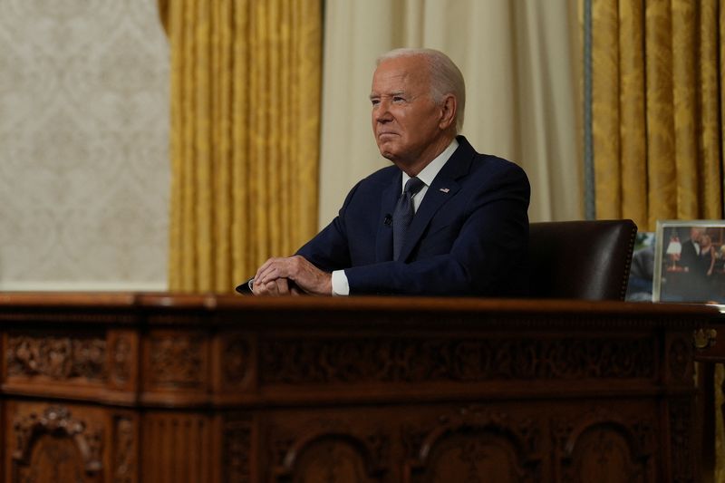 &copy; Reuters. FILE PHOTO: U.S. President Joe Biden delivers an address to the nation from the Oval Office of the White House in Washington, DC on July 14, 2024.    Erin Schaff/Pool via REUTERS/File Photo