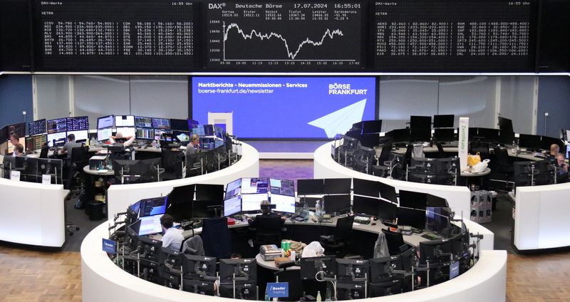 &copy; Reuters. The German share price index DAX graph is pictured at the stock exchange in Frankfurt, Germany, July 17, 2024.     REUTERS/Staff